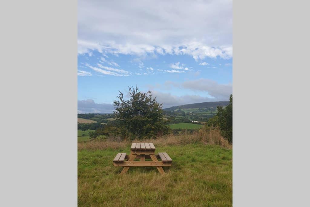 Willow Lodge Abergavenny ภายนอก รูปภาพ